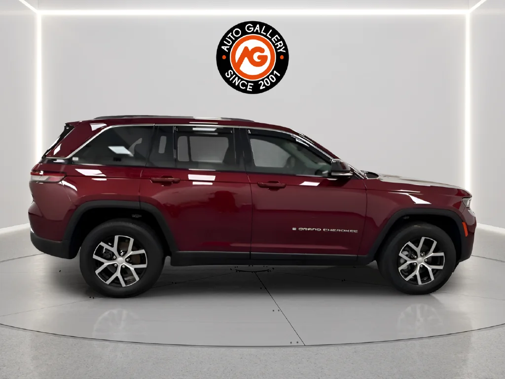 Used 2024 Red Jeep Limited image 12