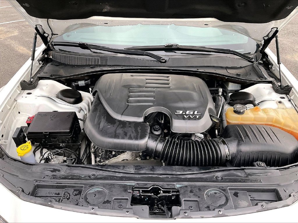 Used 2017 White Chrysler S image 30
