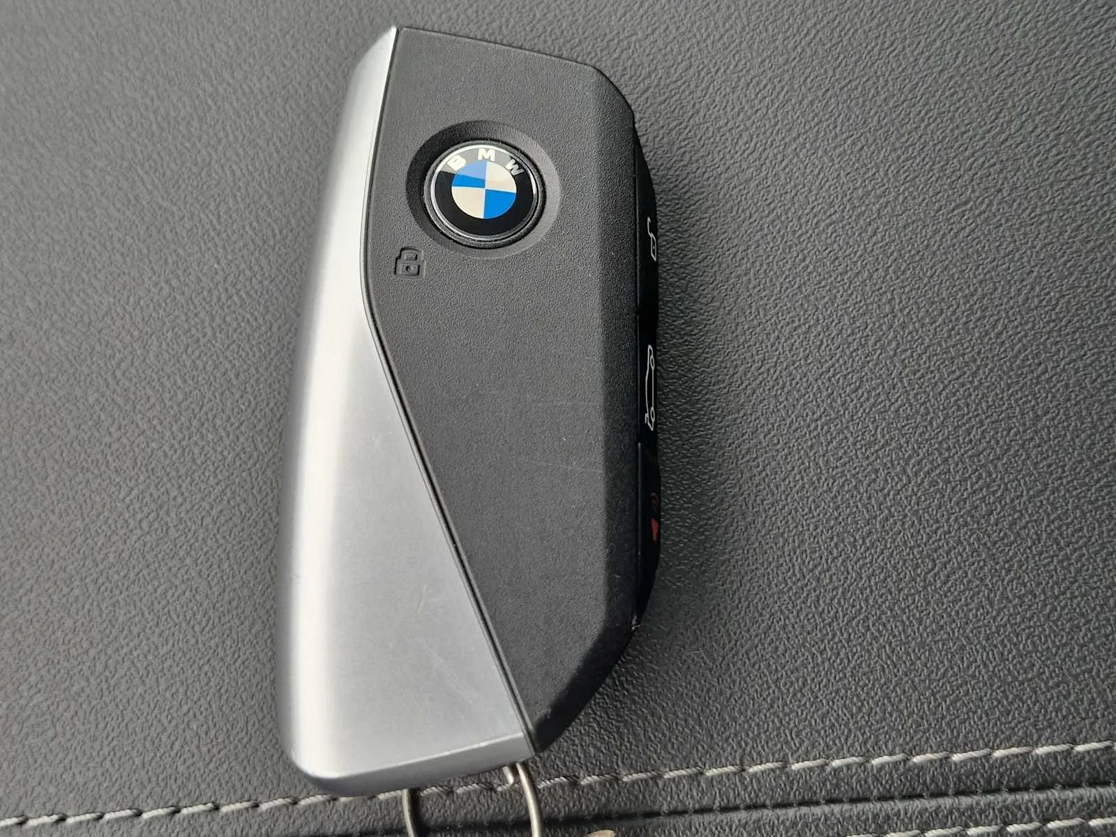 Certified Used 2026 Vegas Red Metallic BMW xDrive28i image 36
