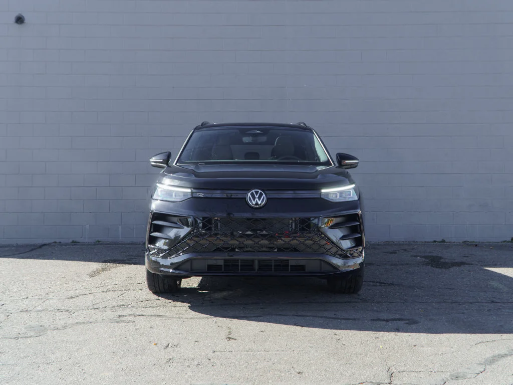 New 2026 Deep Black Pearl Volkswagen 2.0T SE R-Line Black image 2