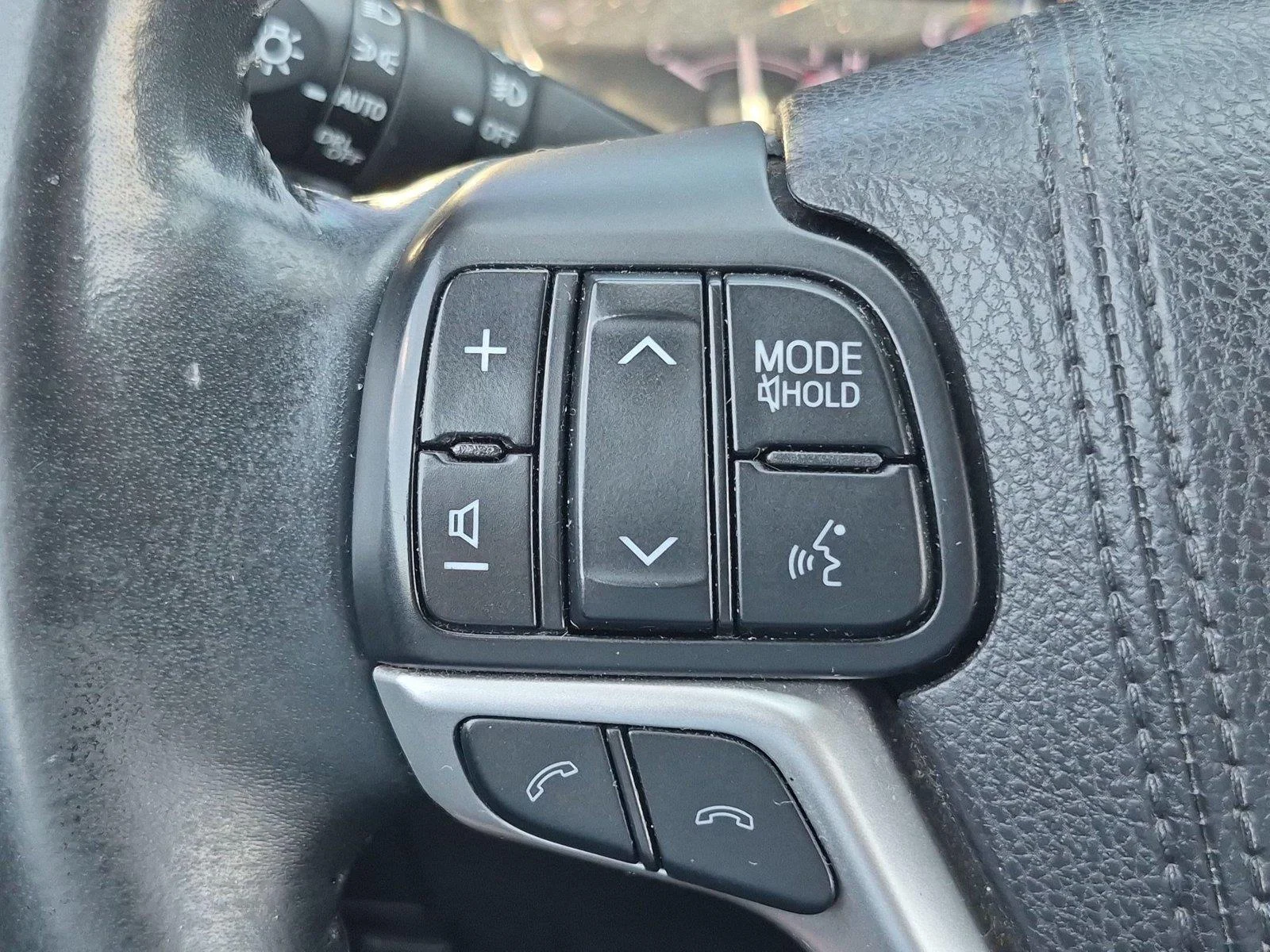 Used 2018 Celestial Silver Metallic Toyota SE image 20