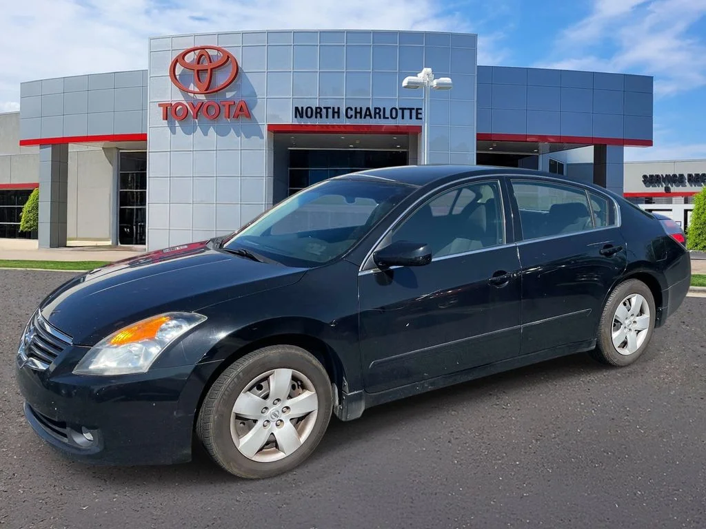 Used 2008 Black Nissan 2.5 S image 3