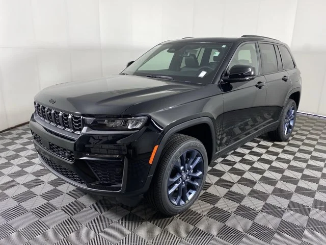 New 2026 Diamond Black Crystal Pearl-Coat Exterior Paint Jeep Limited image 12