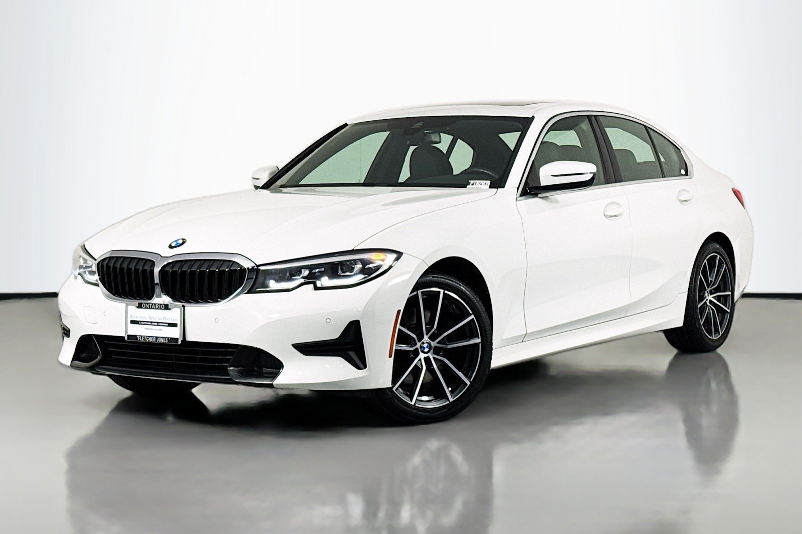 2021 BMW 3 Series 330i Sedan's photo