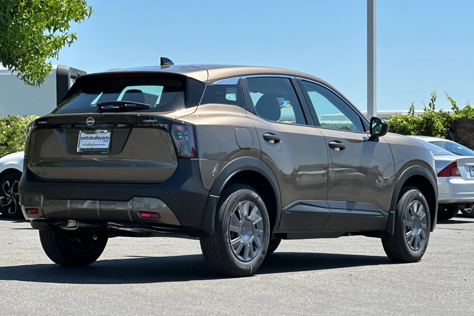 New 2026 Canyon Bronze Metallic Nissan S image 4