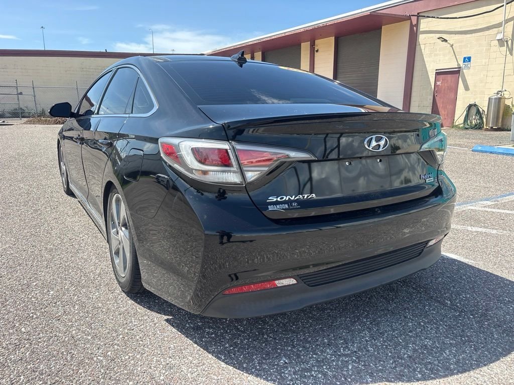 Used 2017 Black Hyundai Limited image 6