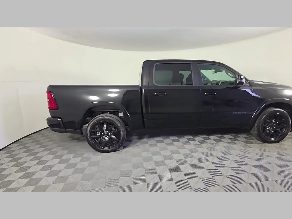New 2026 Diamond Black Crystal Pearl-Coat Exterior Paint RAM Laramie image 22