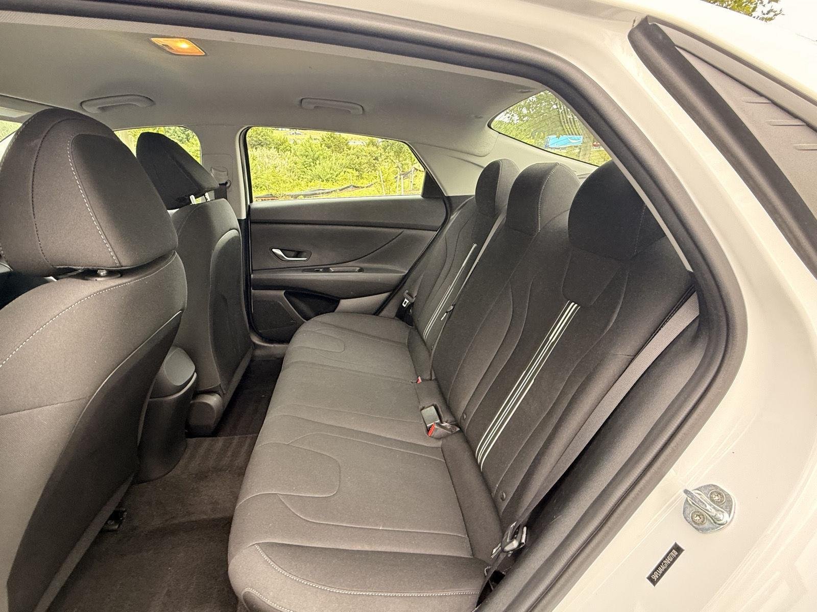 Used 2022 Quartz White Hyundai SEL image 15