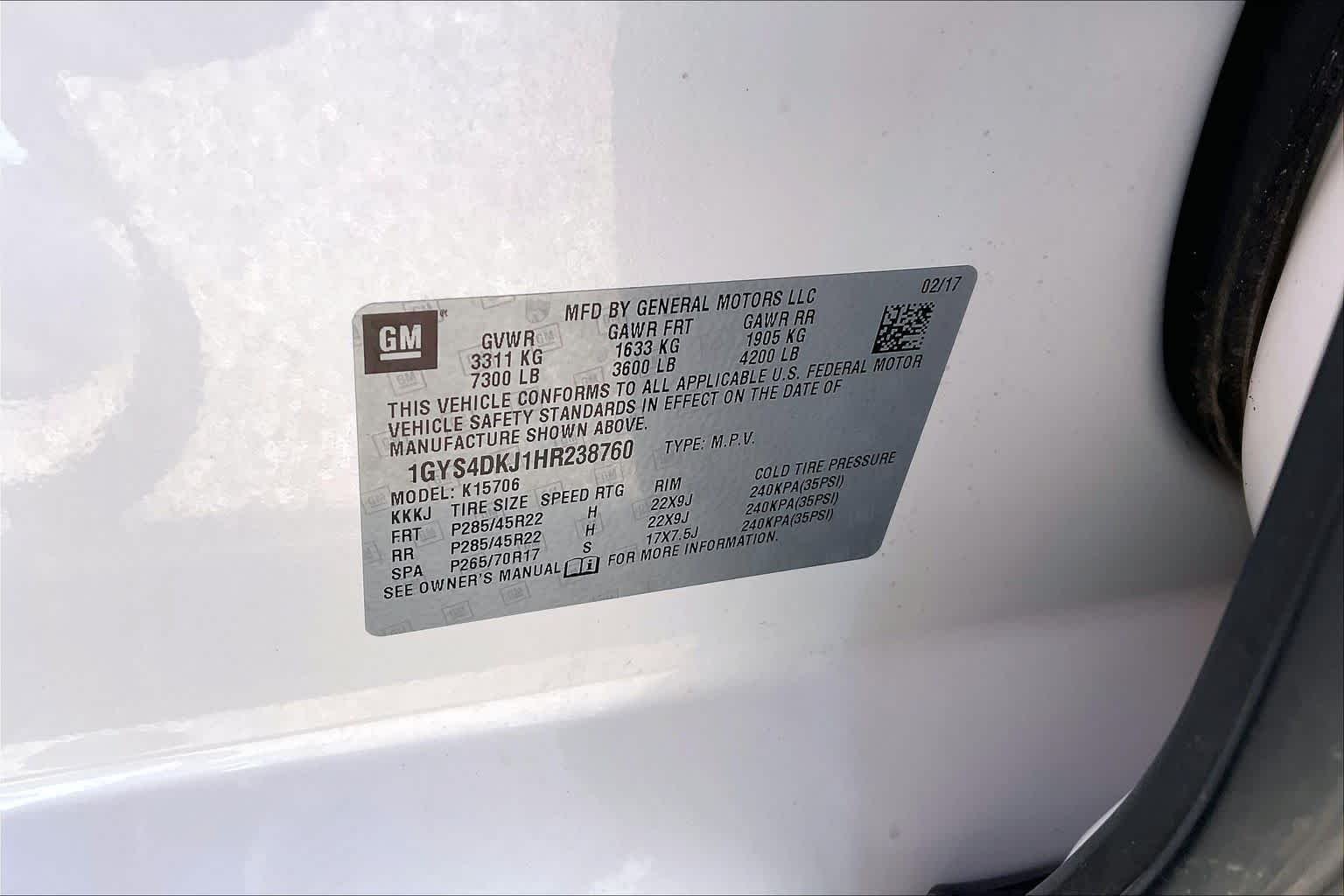 Used 2017 Crystal White Tricoat Cadillac Platinum image 33