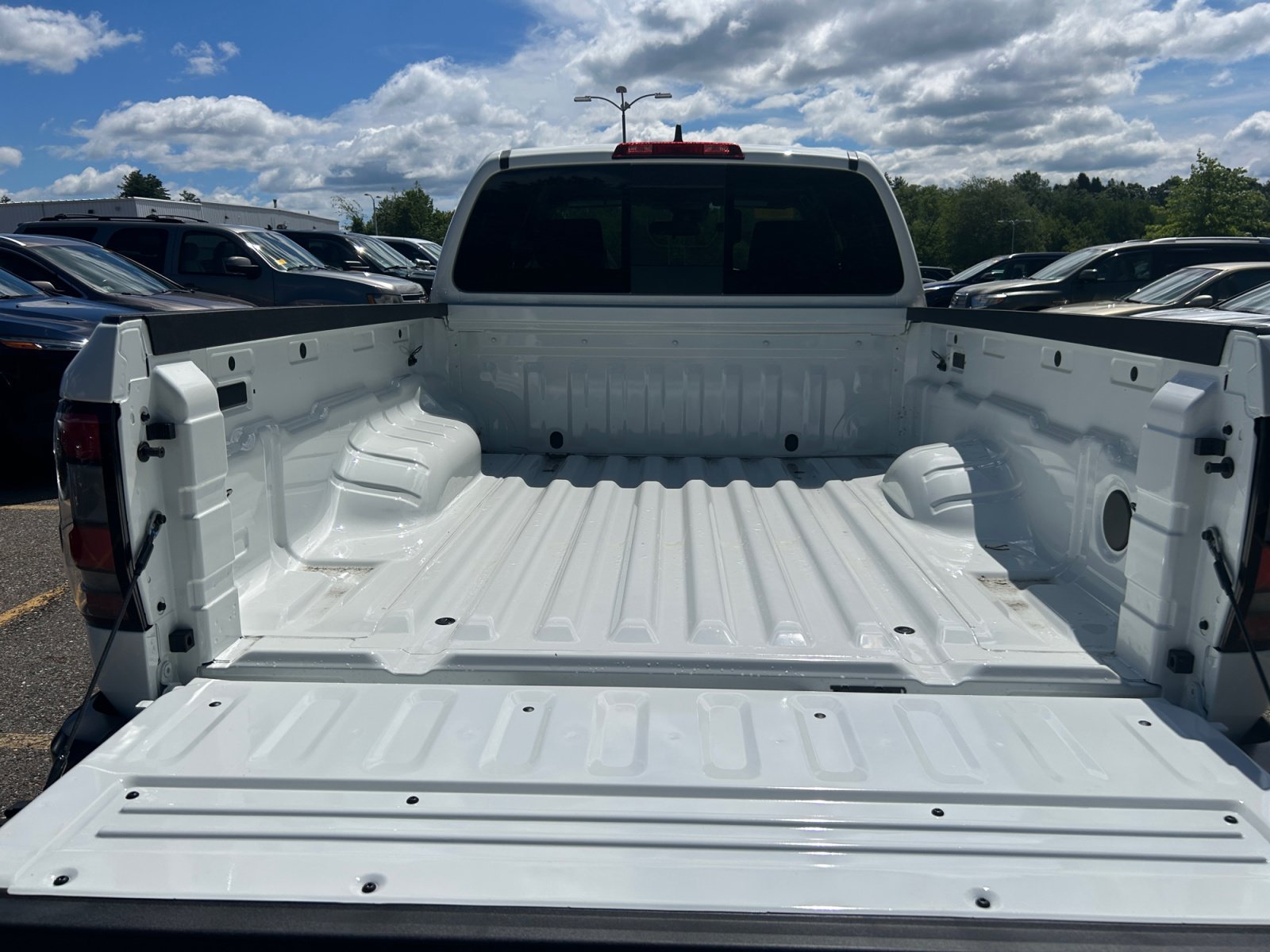 New 2026 Glacier White Nissan King Cab® S image 35