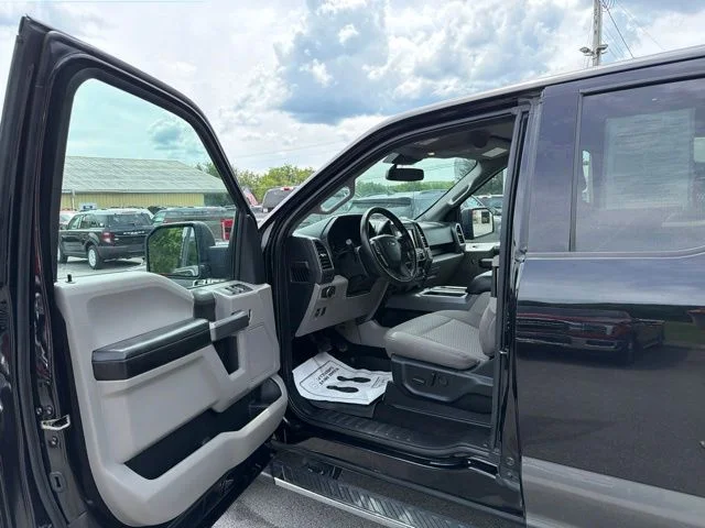Used 2019 Agate Black Metallic Ford XLT image 14