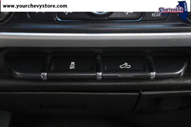 Used 2017 Silver GMC SLE image 30