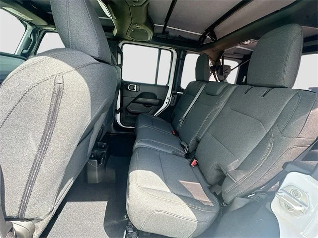 2025 Jeep Wrangler 4-Door Sahara - Photo 16