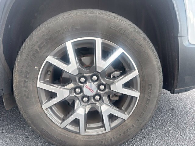 Used 2023 White GMC SLE image 10