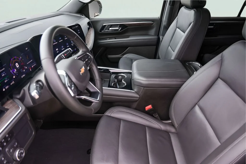 Used 2025 Gray Chevrolet LT image 12
