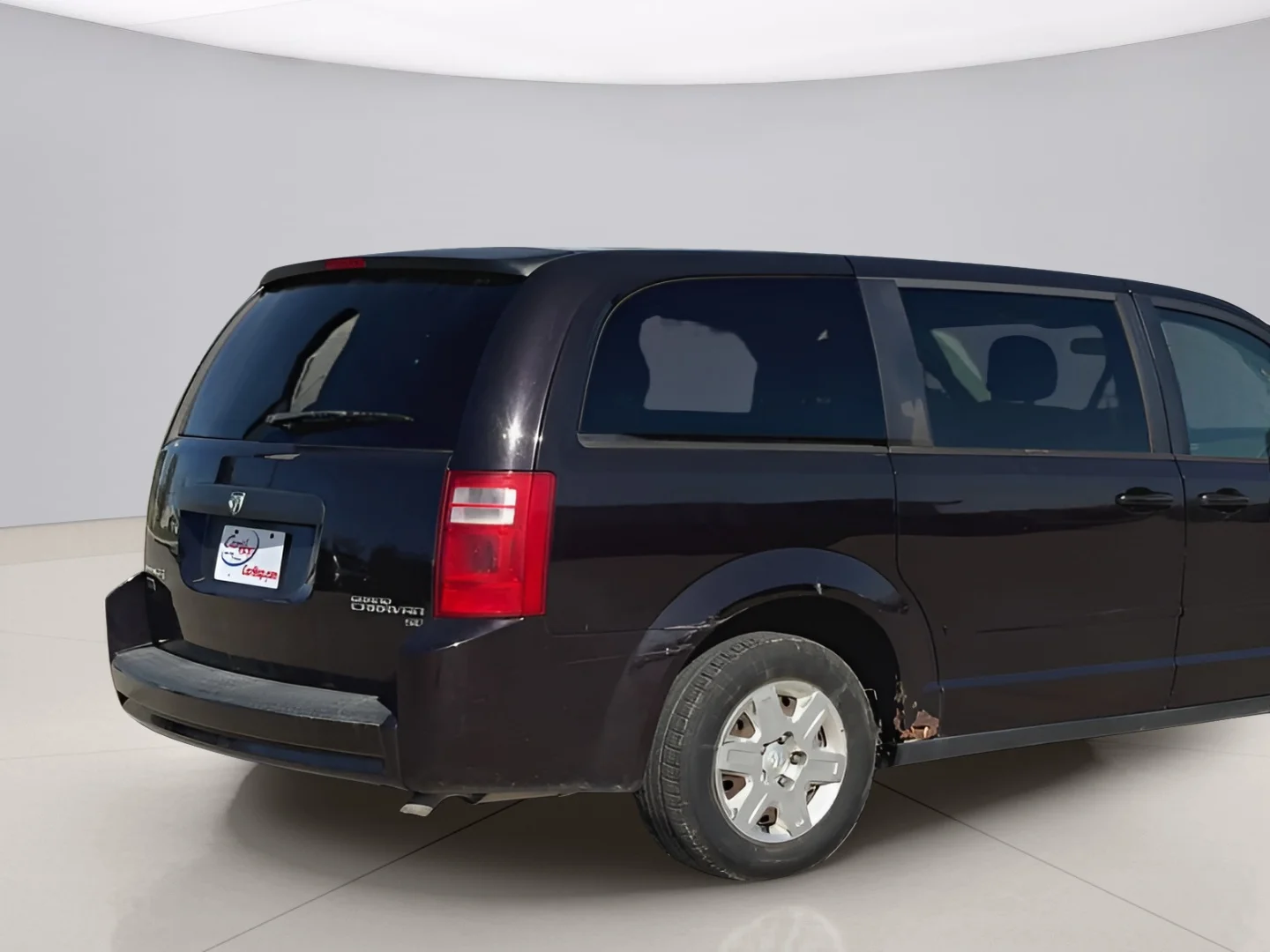 Used 2010 Maroon Dodge SE image 2