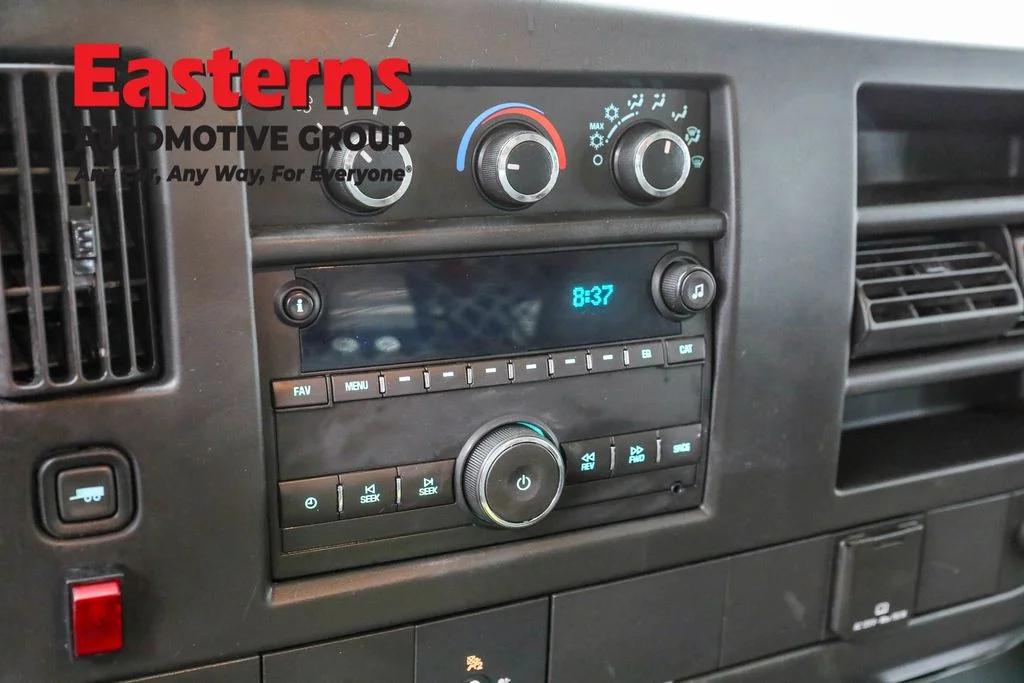 Used 2015 White GMC Work Van image 17