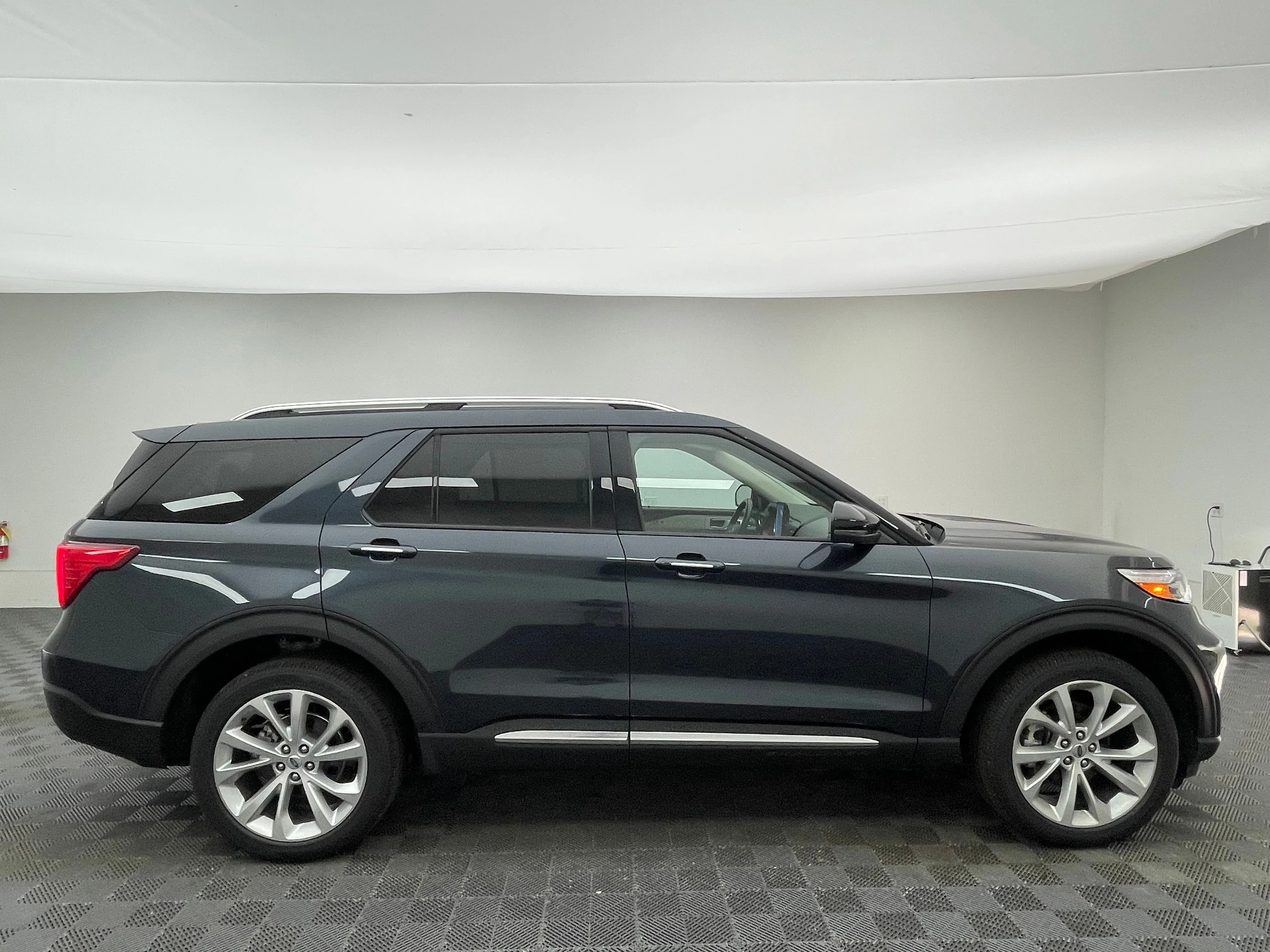 Used 2024 Blue Metallic Ford Platinum image 8