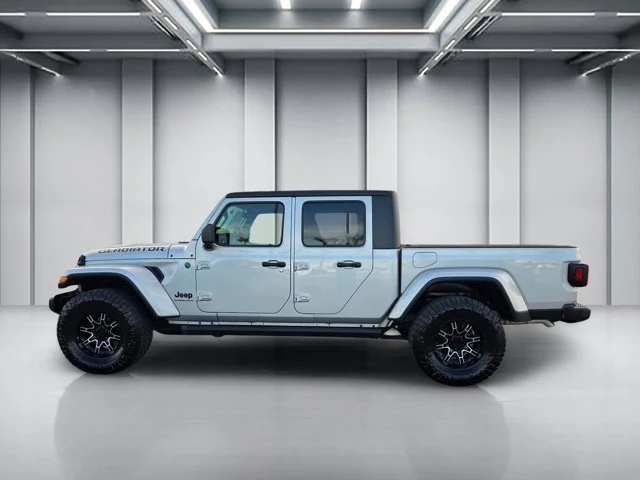 Used 2023 Silver Jeep Sport S image 8