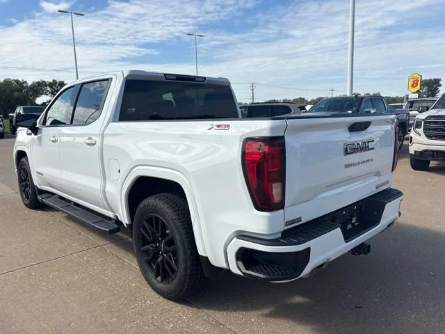 Used 2022 SUMMIT WHITE GMC Elevation image 8