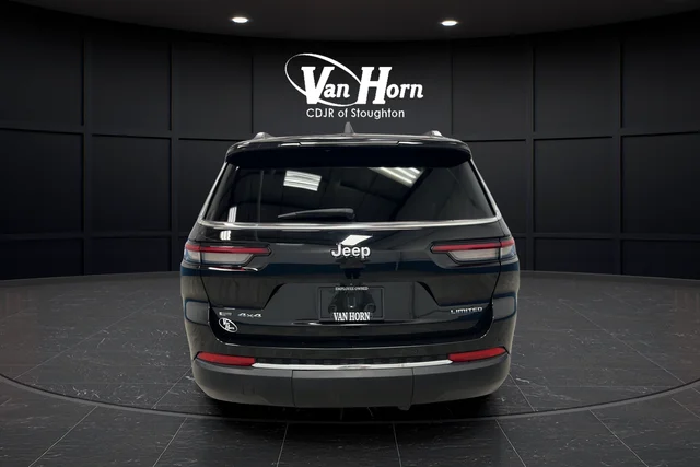 Used 2021 Diamond Black Jeep Limited image 6