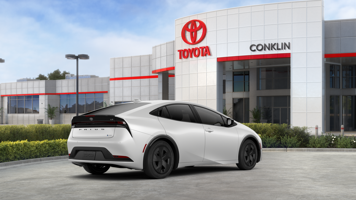 New 2026 Wind Chill Pearl Toyota LE image 10