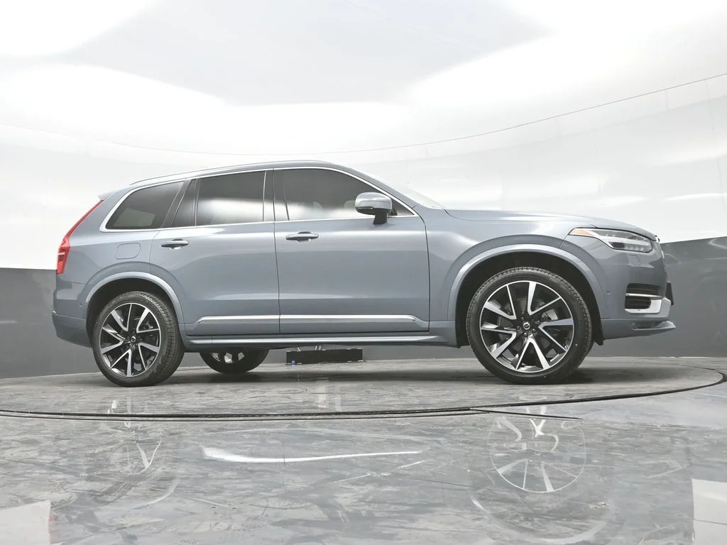 Certified Used 2023 Thunder Grey Volvo Plus image 31