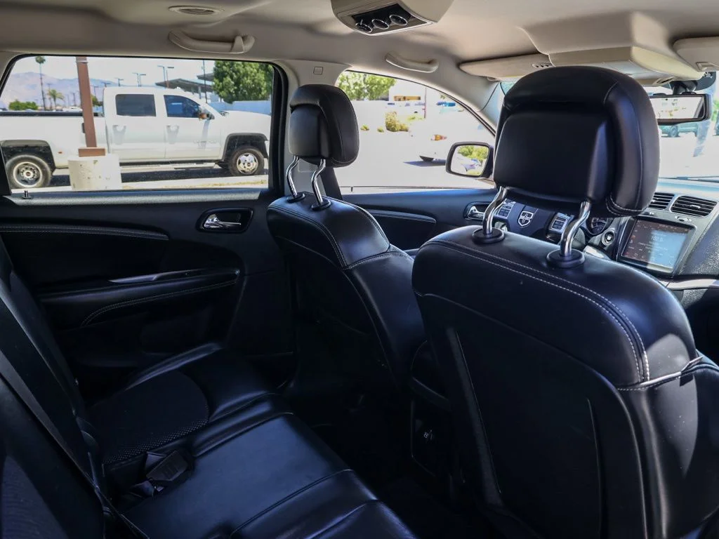 Used 2017 Black Dodge Crossroad image 16