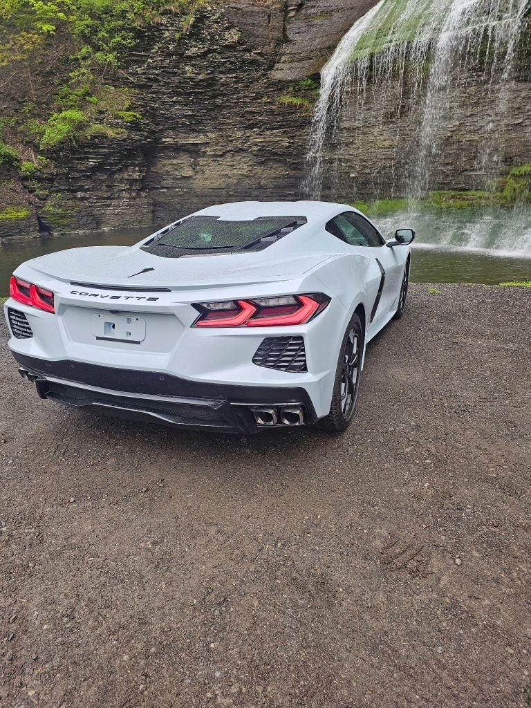 Used 2021 White Chevrolet Stingray image 16