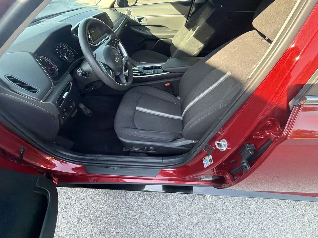 Used 2023 Red Hyundai SEL image 12