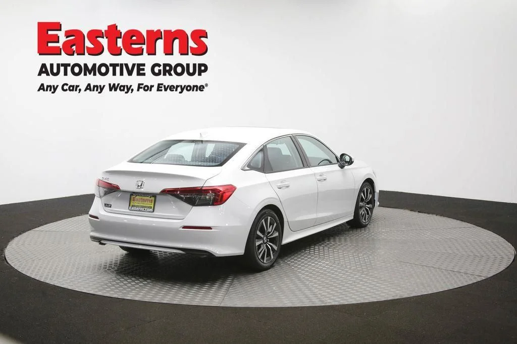 Used 2023 White Honda EX image 42