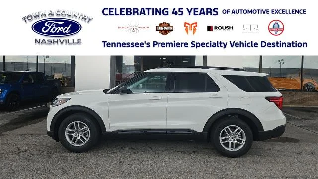 New 2026 Star White Metallic Tri-Coat Ford Active RWD image 23