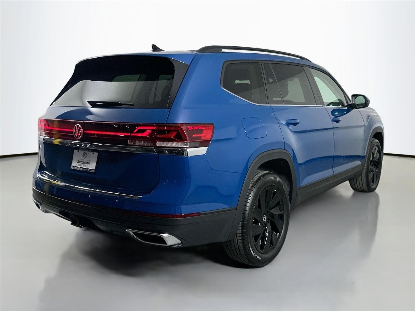 New 2026 Mountain Lake Blue Metallic Volkswagen 2.0T SE w/Technology image 4