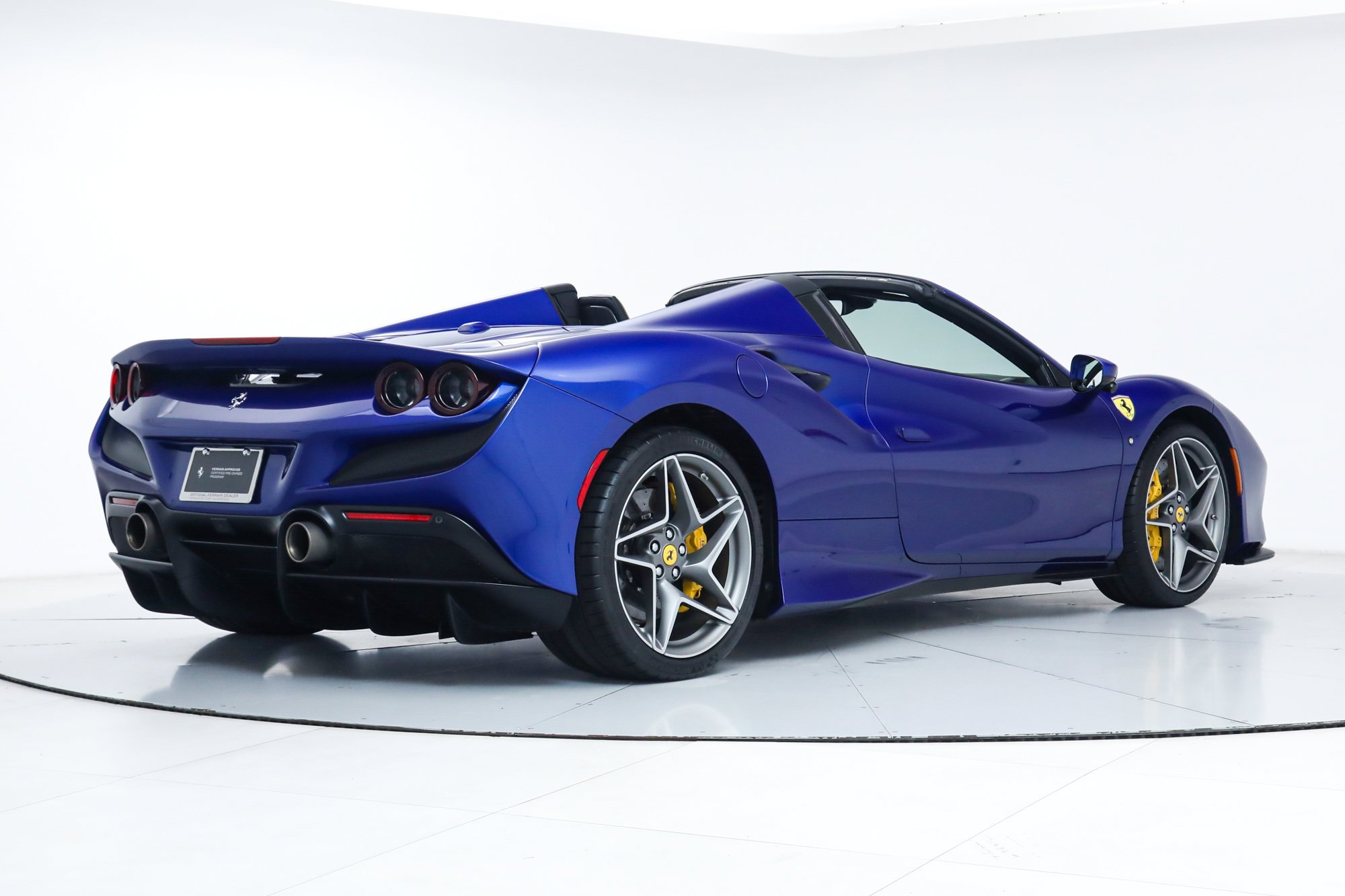Used 2022 Blue Ferrari  image 3