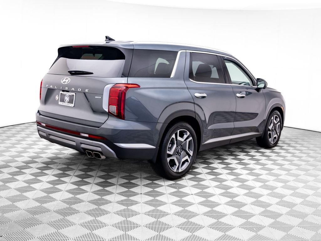Used 2023 Graphite Hyundai Limited image 7