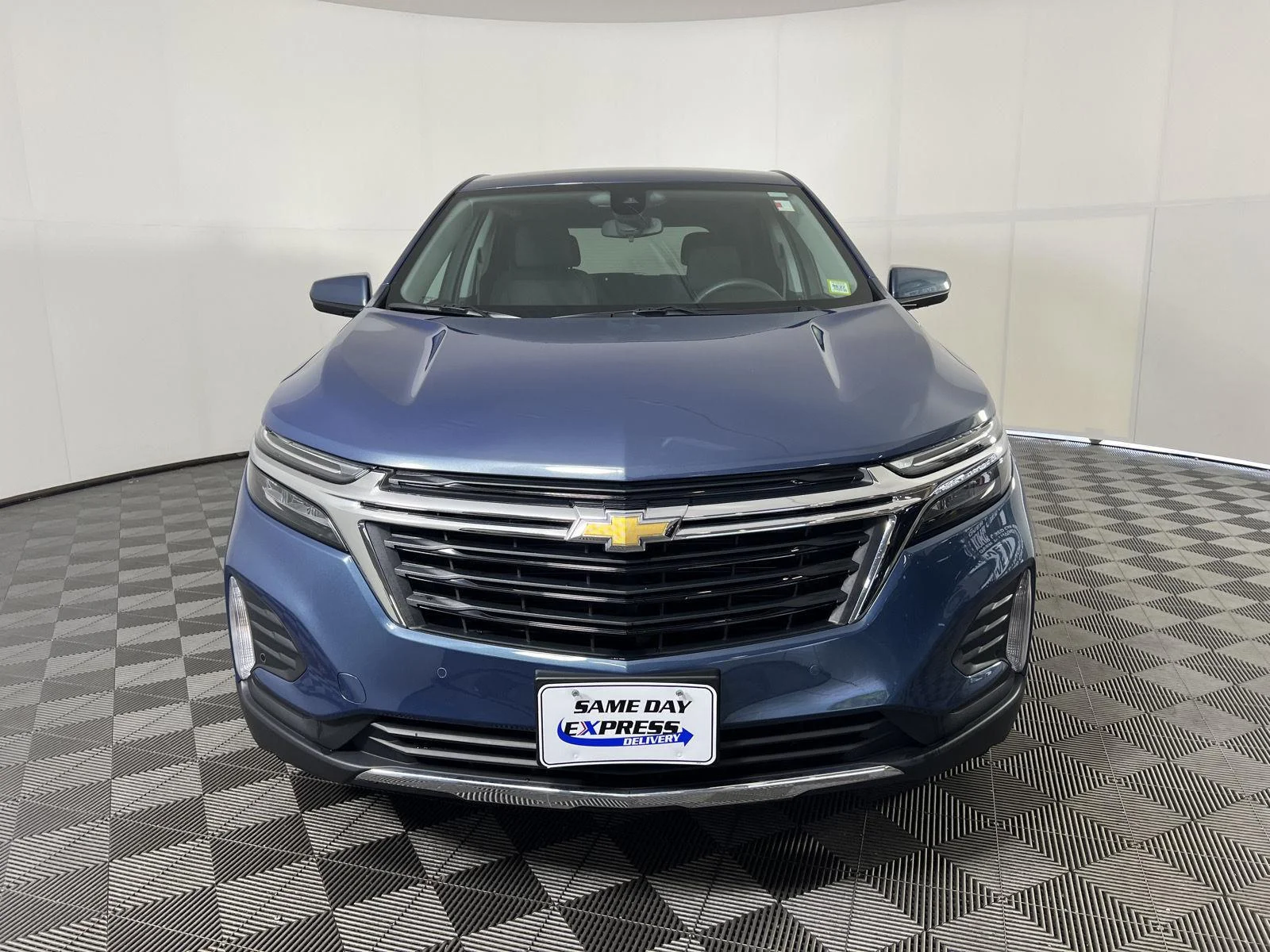 Used 2024 Lakeshore Blue Metallic Chevrolet LT image 29