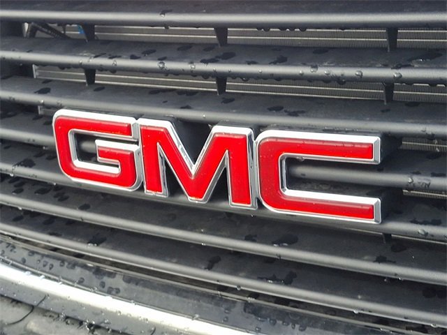 New 2025 Summit White GMC 1WT image 24