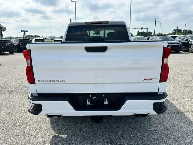 Used 2024 Summit White Chevrolet RST image 29