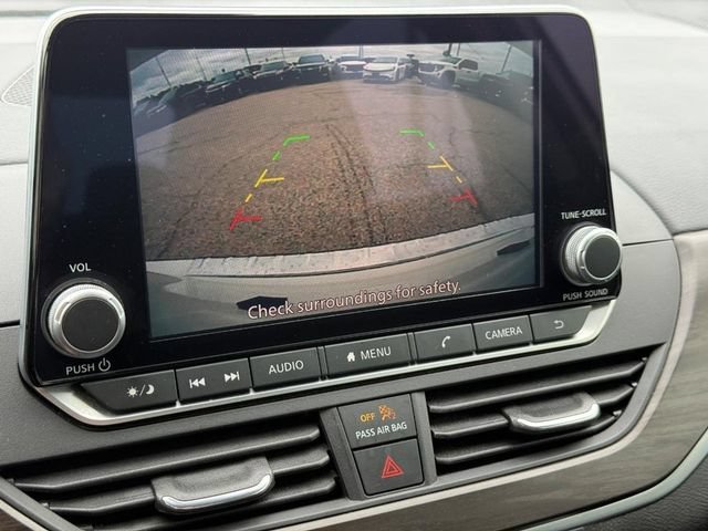 Used 2023 White Nissan SV FWD image 16
