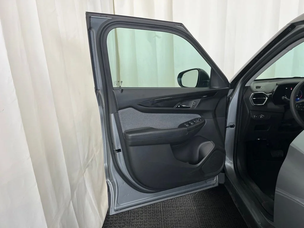 Used 2025 Gray Chevrolet LS image 17
