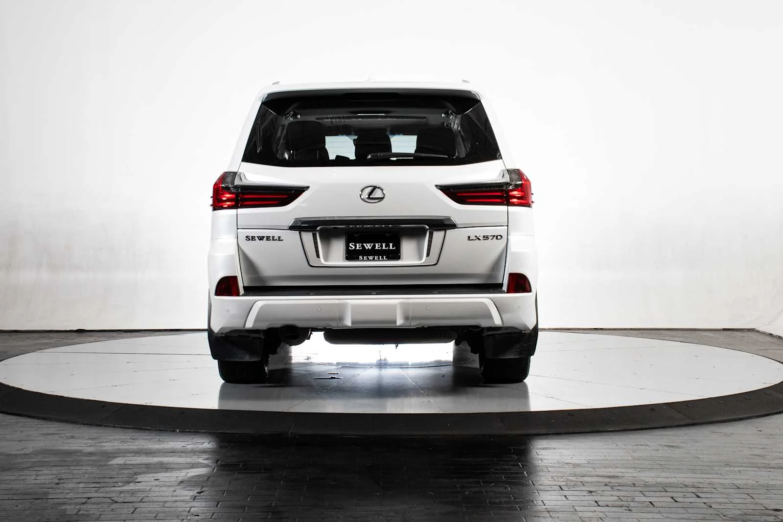 Used 2019 Eminent White Pearl Lexus  image 5