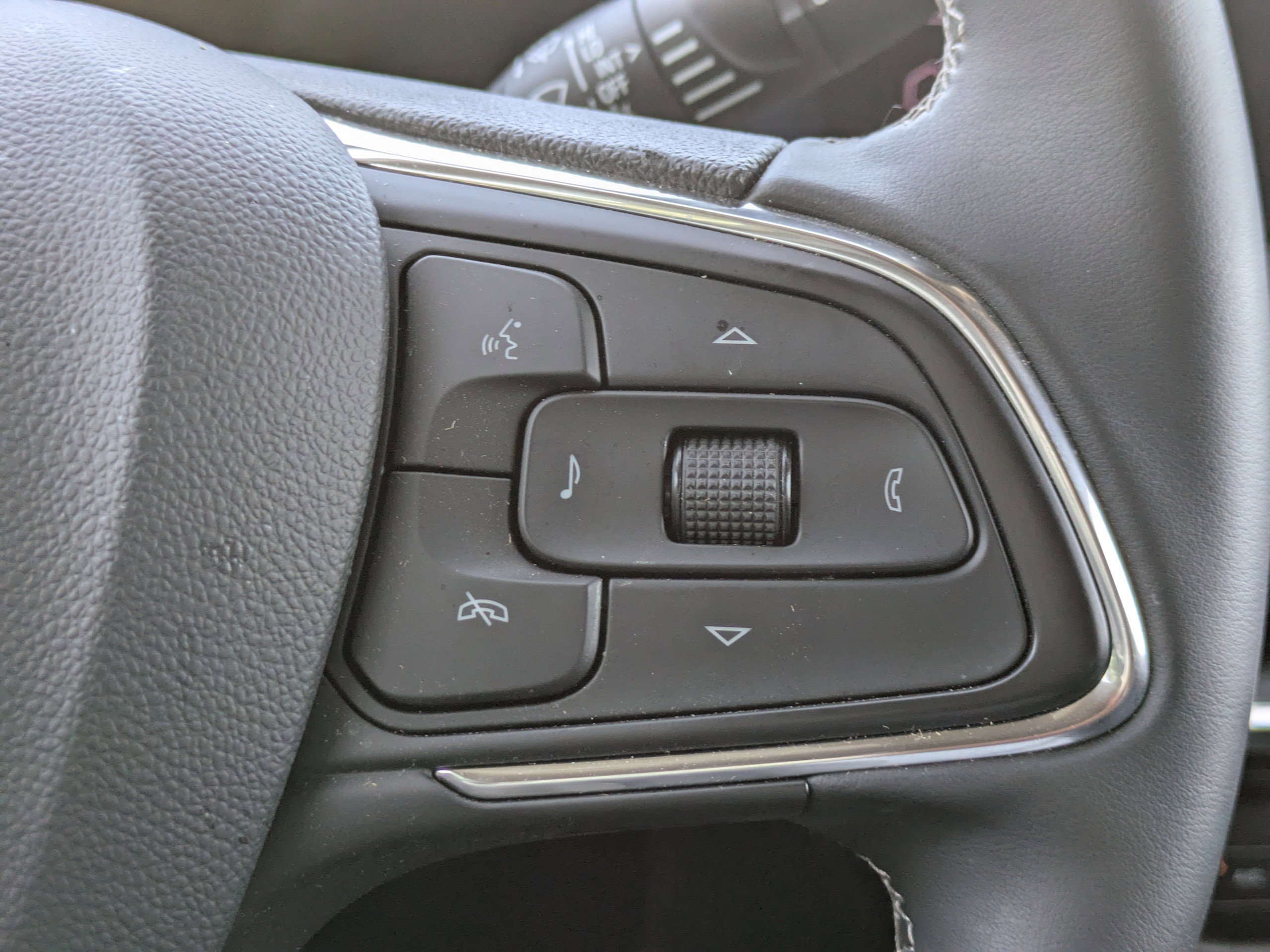 Used 2024 Summit White Buick Preferred image 24