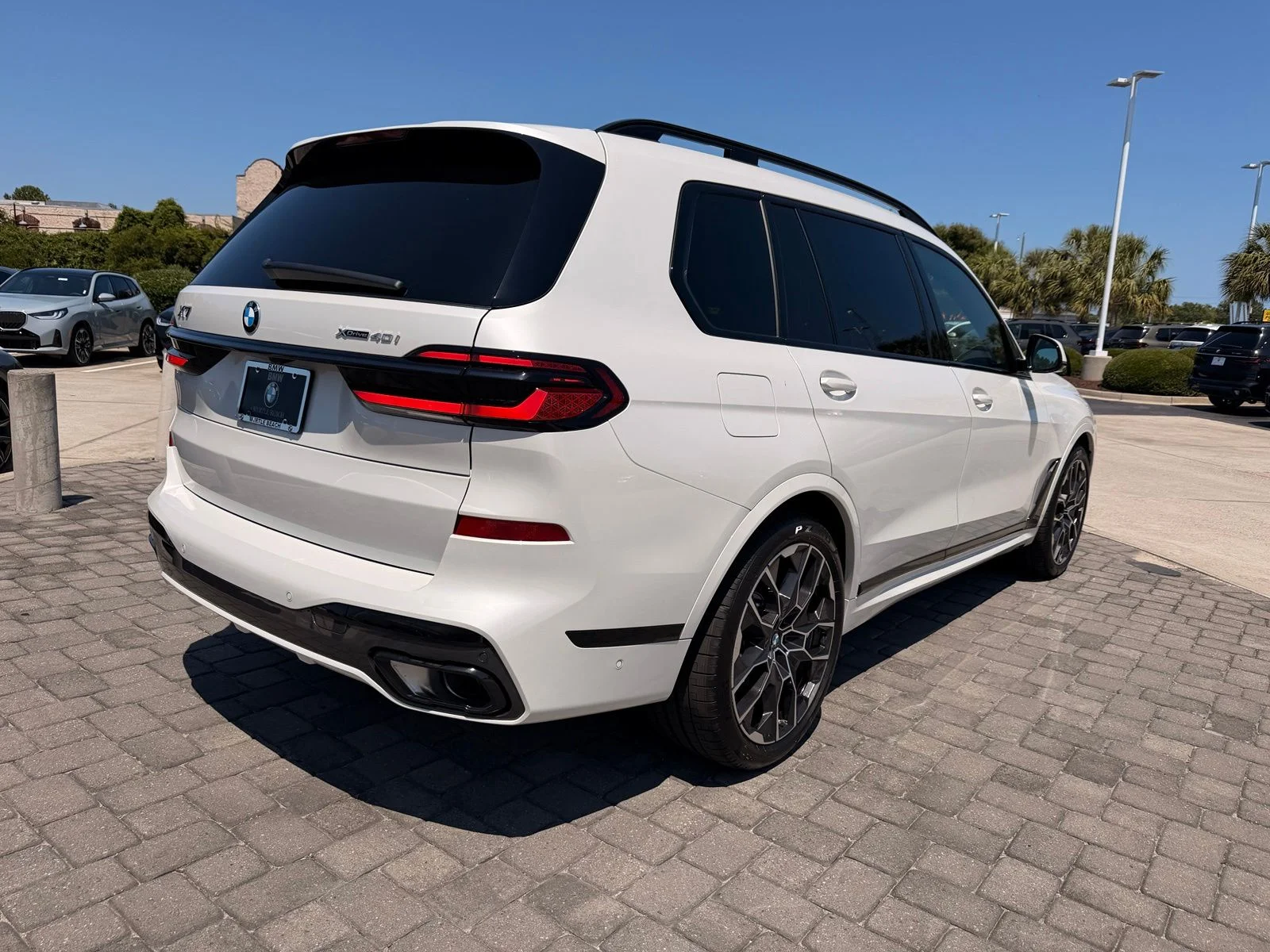 New 2027 Mineral White Metallic BMW xDrive40i image 9
