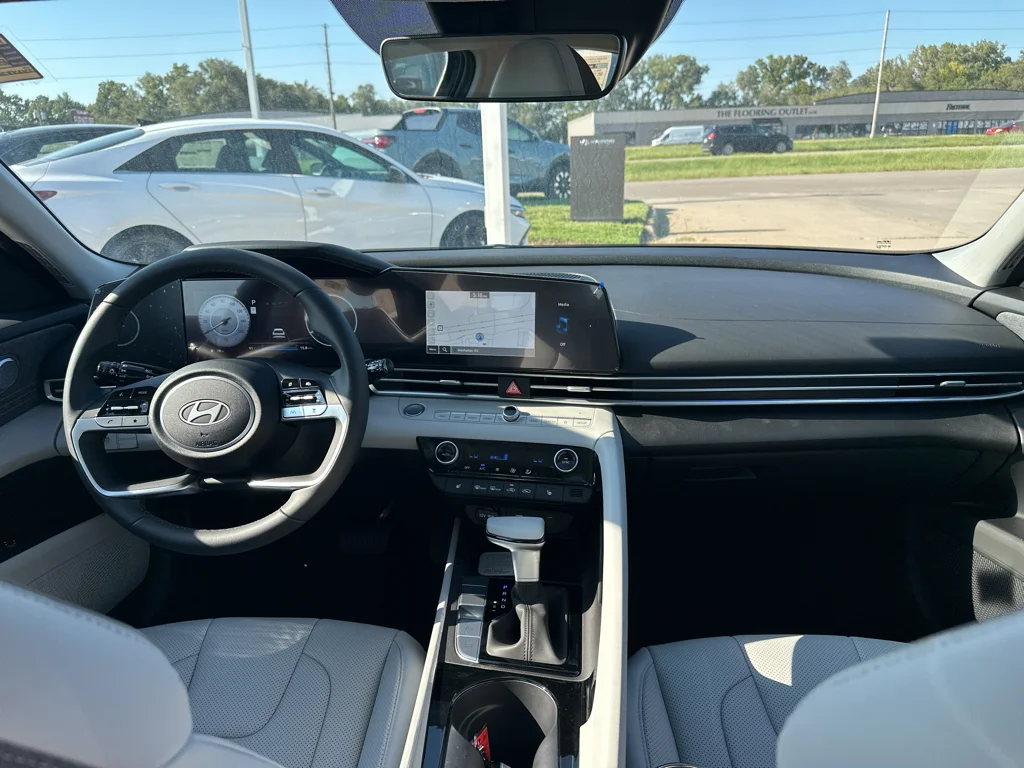New 2026 Ecotronic Gray Hyundai Limited image 3