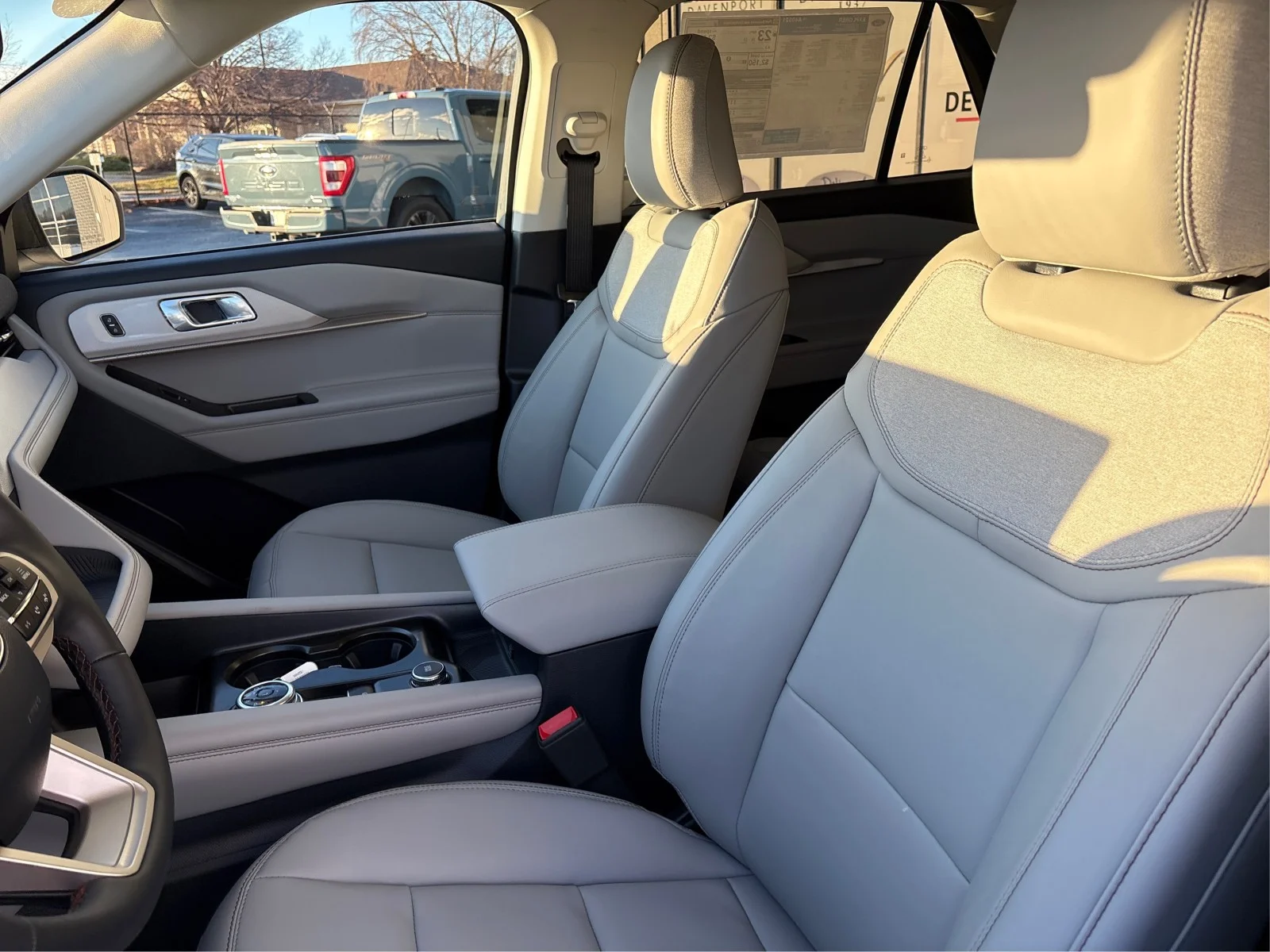 New 2026 Star White Metallic Tri-Coat Ford Active image 9