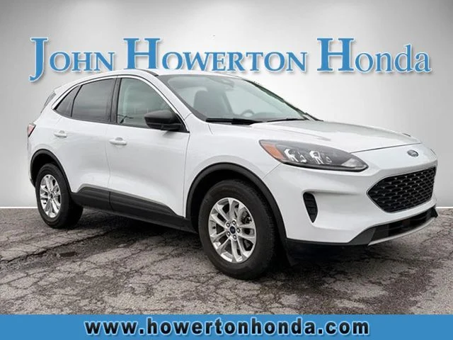 Used 2022 White Ford SE image 1