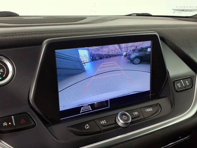 Used 2021 White Chevrolet LT image 27