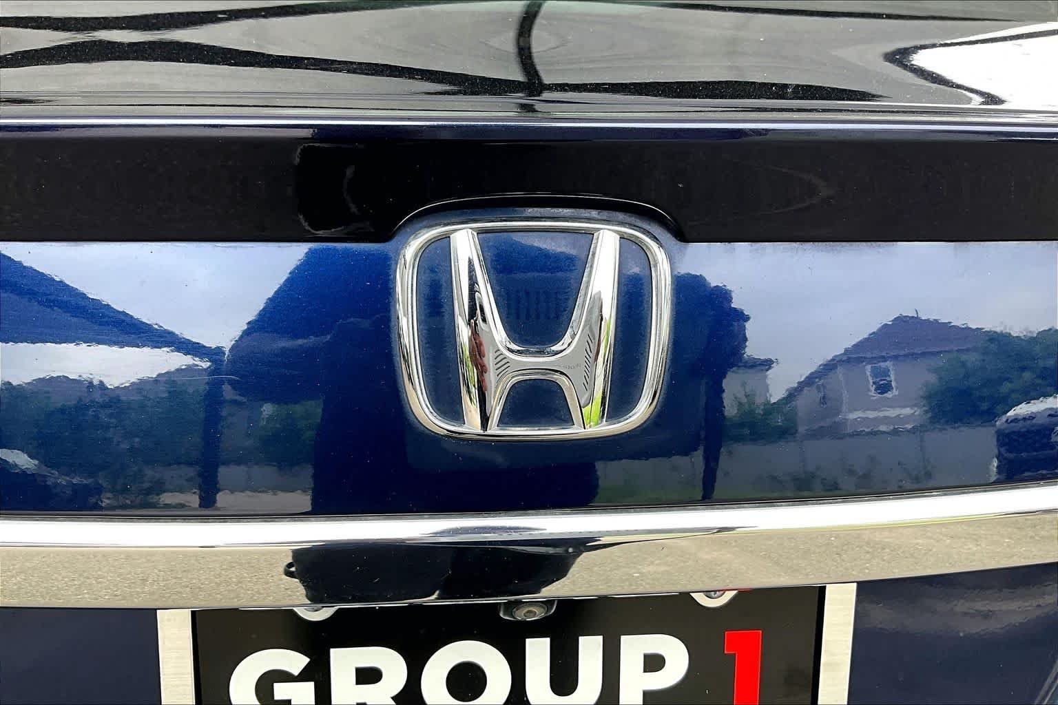 Used 2017 Obsidian Blue Pearl Honda EX-L image 31