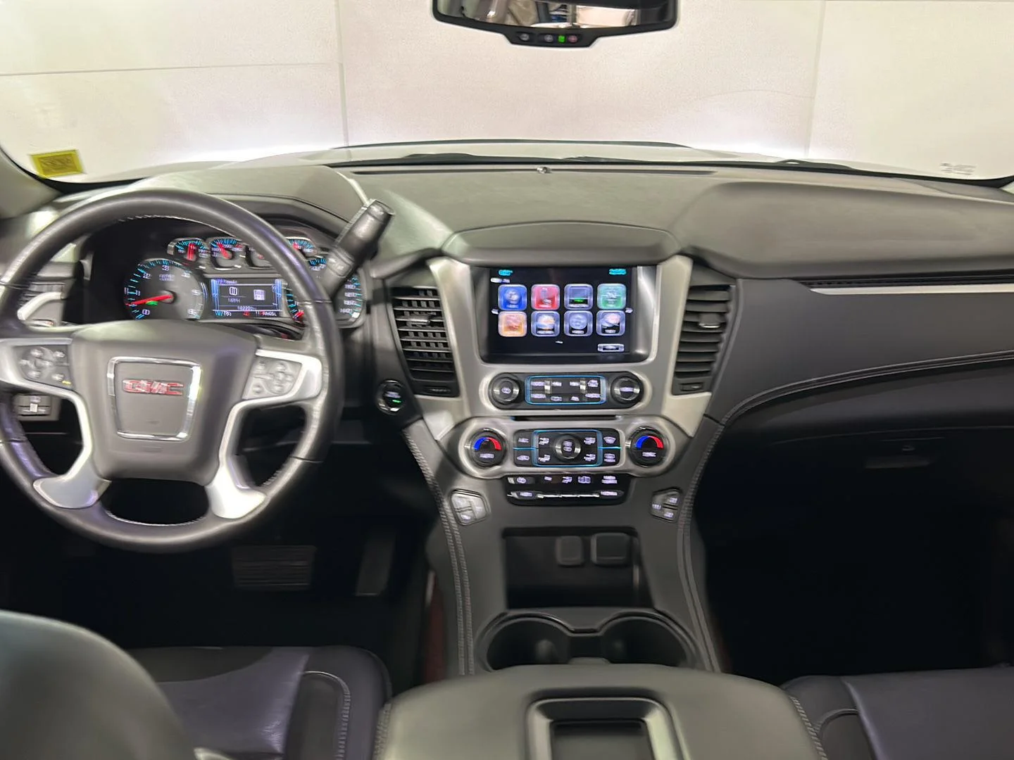Used 2018 Iridium Metallic GMC SLT image 38