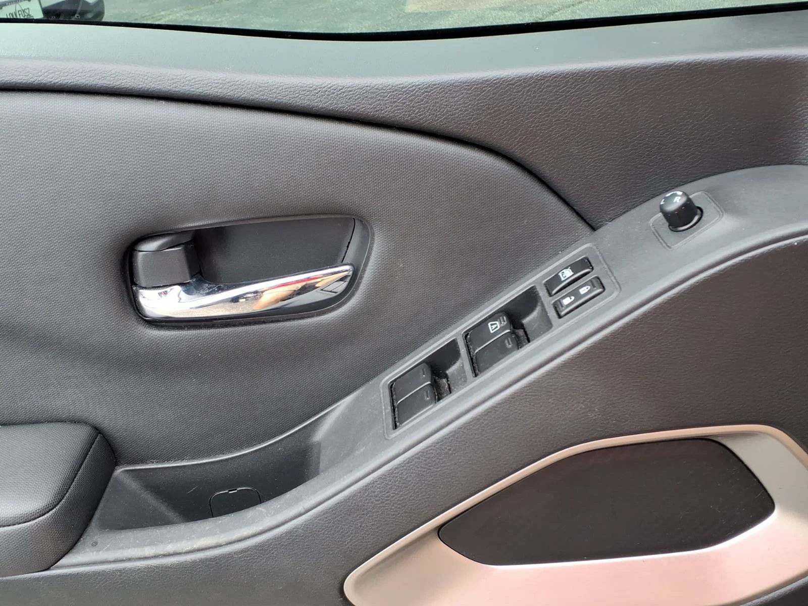 Used 2022 Black Nissan SV image 24